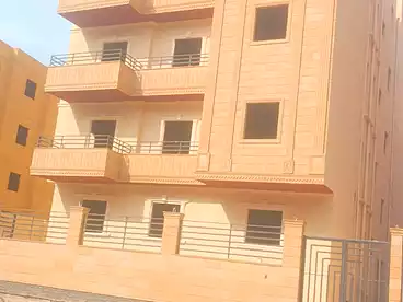 شقق للبيع - 3 غرف - بالدور 1