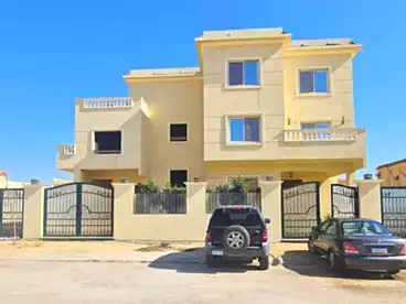 عقارات للبيع - 6 غرف