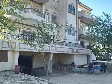فلل للبيع - 8 غرف
