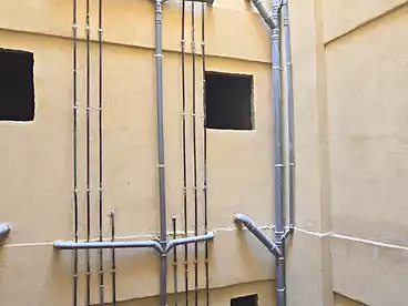 عقارات للبيع - 3 غرف - بالدور 1