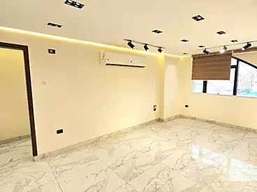 مقر إداري للإيجار - 3 غرف - بالدور 5
