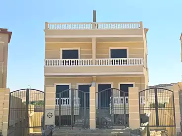 توين هاوس للبيع في كمبوند في ٦ اكتوبر، 6 أكتوبر، 600 متر