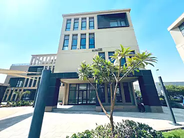 إداري للإيجار في ذا بلاتوه - كمبوند ديستريكت 5، كمبوند ديستريكت 5 - مراكز، 700 متر