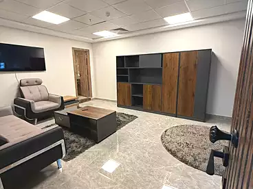 إداري للإيجار في سنتر فيل - كمبوند هايد بارك، كمبوند هايد بارك، 350 متر