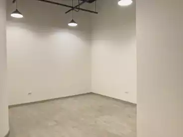 Commercial For rent in Southern 90th St., 90th Street, 250 sqm
