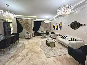 للبيع في شارع التسعين الجنوبي، شارع التسعين، 264 متر