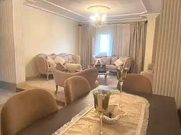 عقارات للبيع في شارع 2، الحي الخامس، 200 متر