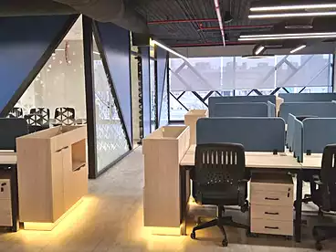 Administrative For rent in Northern 90th St., 90th Street, 260 sqm