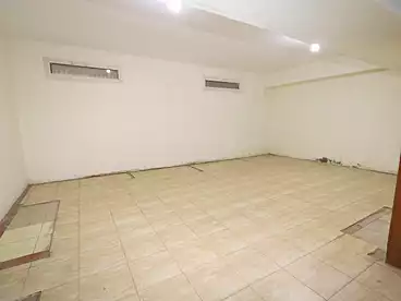 محل دوبلكس للبيع في شارع أحمد الزمر، المنطقة التاسعة، 600 متر