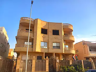 روف للبيع في شارع التحرير، شرق الأكاديمية، 175 متر