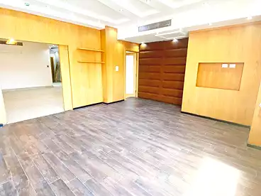 Administrative For rent in Southern 90th St., 90th Street, 120 sqm