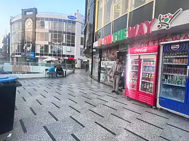 للبيع في احمد عكاشة، شارع د، 100 متر