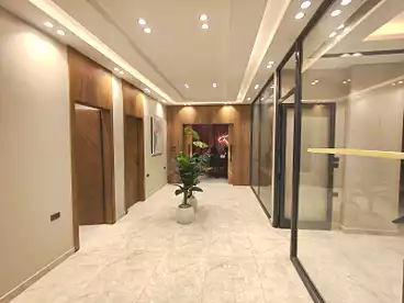 مقر إداري للإيجار في شارع التسعين الشمالي، شارع التسعين، 500 متر