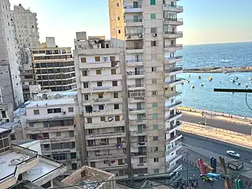 Apartments For sale in El-Gaish Rd St., Miami, 135 sqm