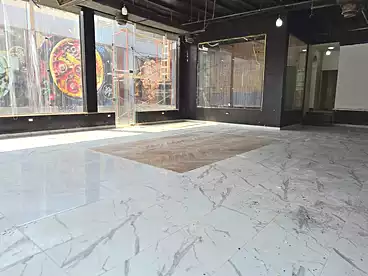 Shops For rent in Southern 90th St., 90th Street, 250 sqm
