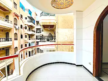 عقارات للبيع في شاطئ النخيل - ٦ اكتوبر، العجمي، 100 متر