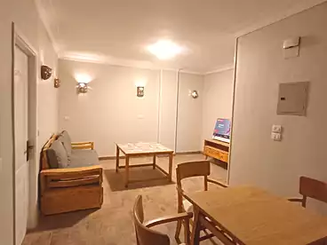 شقق للإيجار في الحي الرابع، الأحياء، 160 متر