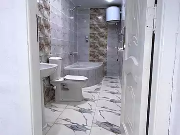 إداري للإيجار في شارع علي السباعي، الياسمين 4، 144 متر