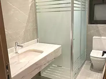 للإيجار في ليك فيو ريزيدنس - الحاذق، كمبوند بالتجمع الخامس، 144 متر