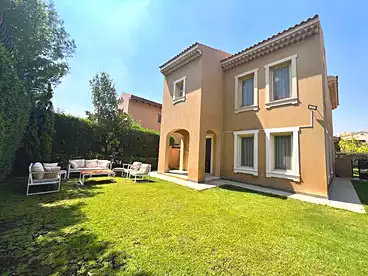 Villas For rent in Mivida Parcel, Mivida Compound - Emaar, 240 sqm