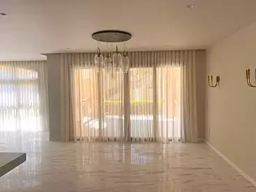 شقة بحديقة للإيجار في ارورا - كمبوند أب تاون كايرو، كمبوند أب تاون كايرو - اعمار، 238 متر