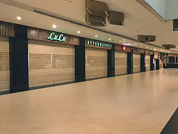 تجاري للإيجار في شارع التسعين الجنوبي، شارع التسعين، 44 متر