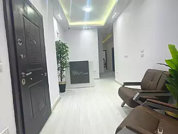 Corporate Branch For rent in Southern 90th St., 90th Street, 200 sqm