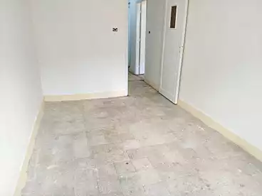 إداري للبيع في الهانوفيل، العجمي، 80 متر