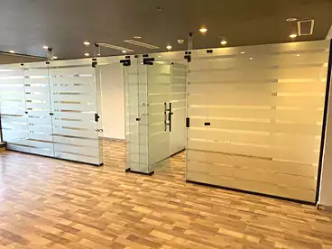 Co-working space For rent in Northern 90th St., 90th Street, 123 sqm