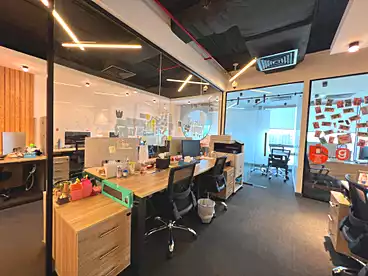 Offices For rent in Southern 90th St., 90th Street, 1000 sqm