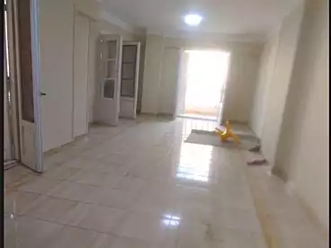 شقق للإيجار في شارع ملك حفني، المندرة، 130 متر