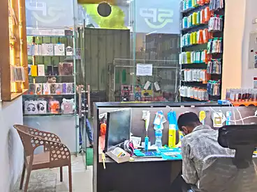 محلات للبيع في شارع العشرين، فيصل، 28 متر