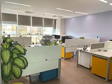 Administrative For rent in Southern 90th St., 90th Street, 350 sqm