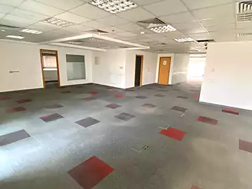 Offices For rent in Northern 90th St., 90th Street, 600 sqm