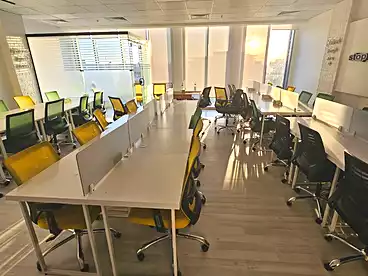 إداري للإيجار في كايرو فيستيفال سيتي مول، كمبوند كايرو فيستيفال سيتي - الفطيم، 96 متر