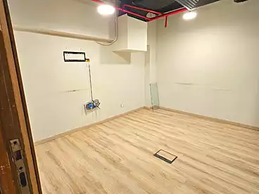 Offices For rent in Northern 90th St., 90th Street, 300 sqm