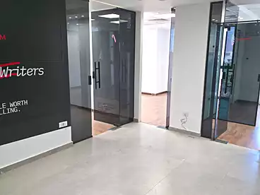 Administrative For rent in Hyde Park Business District, Compounds in New Cairo, 142 sqm