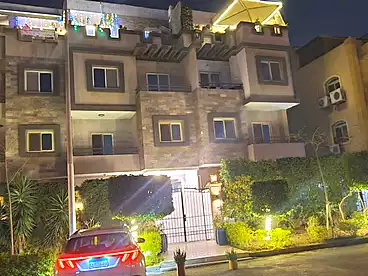 Roof For sale in El Banafsag 4, El Banafsag, 200 sqm