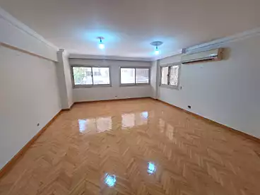 في شارع أحمد عرابي، المهندسين، 150 متر