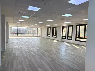 Offices For rent in Top 90 Mall, Compounds in New Cairo, 200 sqm