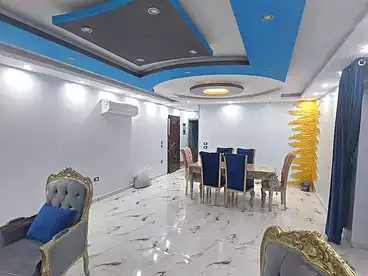 شقق للبيع في شارع الدكتور لاشين، المريوطية، 100 متر