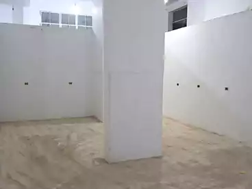 محلات للإيجار في جناكليس، الاسكندرية، 180 متر