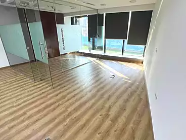 Offices For rent in Northern 90th St., 90th Street, 75 sqm