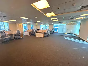 Co-working space For rent in Northern 90th St., 90th Street, 750 sqm