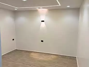 عقارات للإيجار في شارع سلطان خطاب، اللبيني، 140 متر