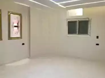 شقق للبيع في شارع الخمسين، النزهة 2، 160 متر