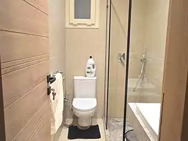 Private للبيع في شارع اللوتس، المجاوره الثالثه عشر، 300 متر