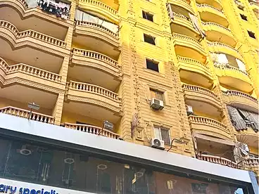 للبيع في شارع المنشية، الطوابق، 165 متر