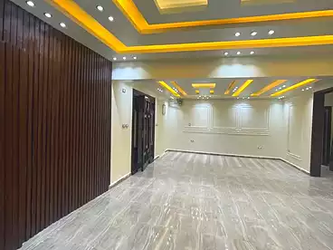 روف للبيع في شارع الطيار، البيطاش، 250 متر