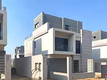 فيلا منفصلة للبيع في كمبوند الباتيو زهراء - لافيستا، كمبوند بالشيخ زايد، 220 متر